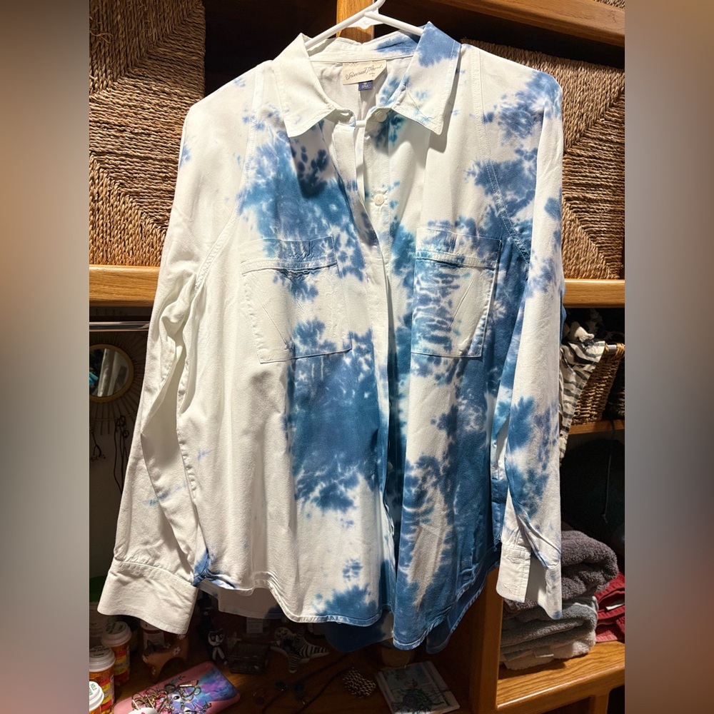 Universal Thread Tie Dye Long Sleeve Button Down Shirt